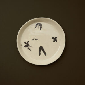 Prato pequeno en nerikomi con debuxos orgánicos